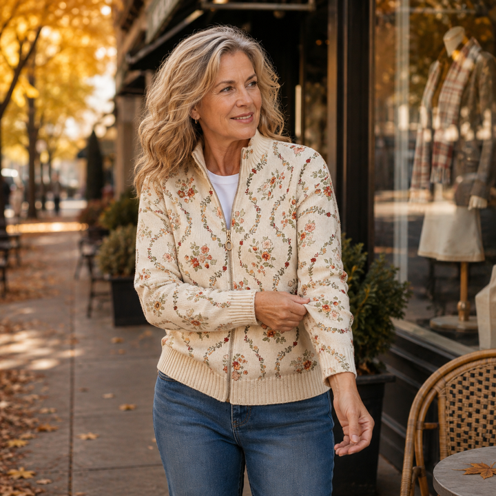 Danielle | Strickjacke mit zartem Blumenranken-Print in Creme