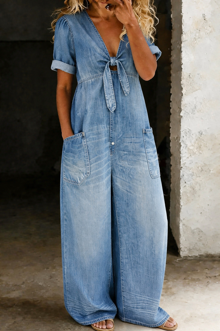 Freya | Jumpsuit mit V-Ausschnitt und kurzen Ärmeln