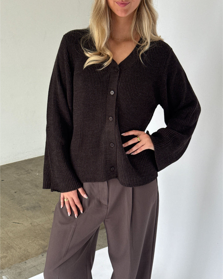 Lucy | Rippstrick-Cardigan mit V-Ausschnitt, Braun