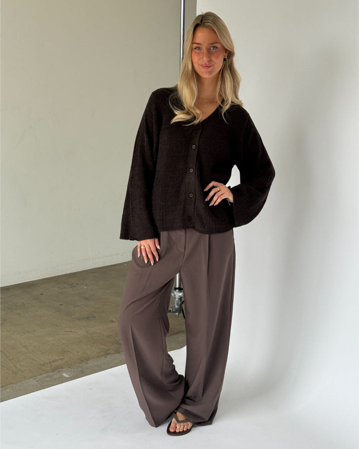 Lucy | Rippstrick-Cardigan mit V-Ausschnitt, Braun