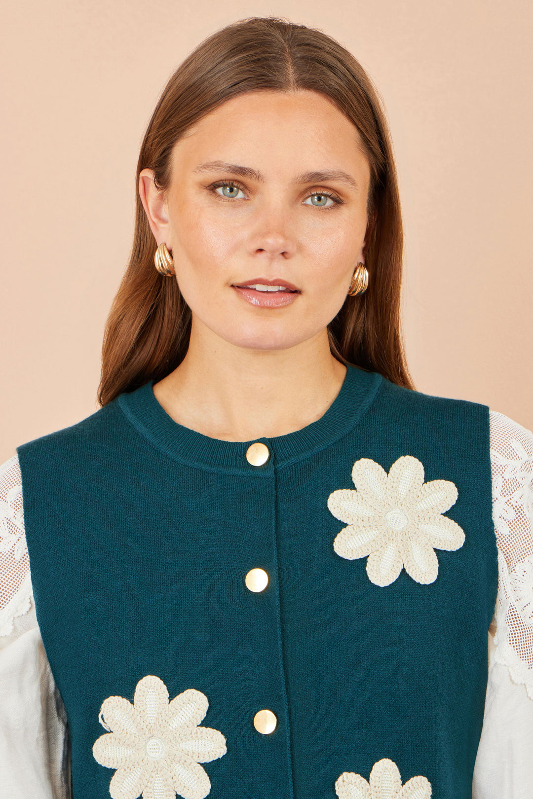 Strickweste mit Blumenapplikationen, Petrol