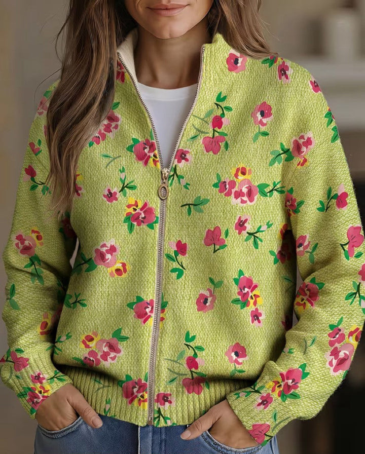 Lauren | Strickjacke mit rosa Blüten und grünem Reißverschluss