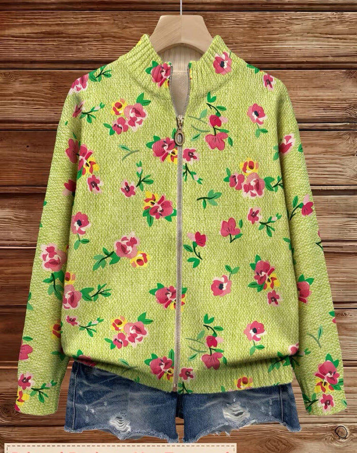 Lauren | Strickjacke mit rosa Blüten und grünem Reißverschluss