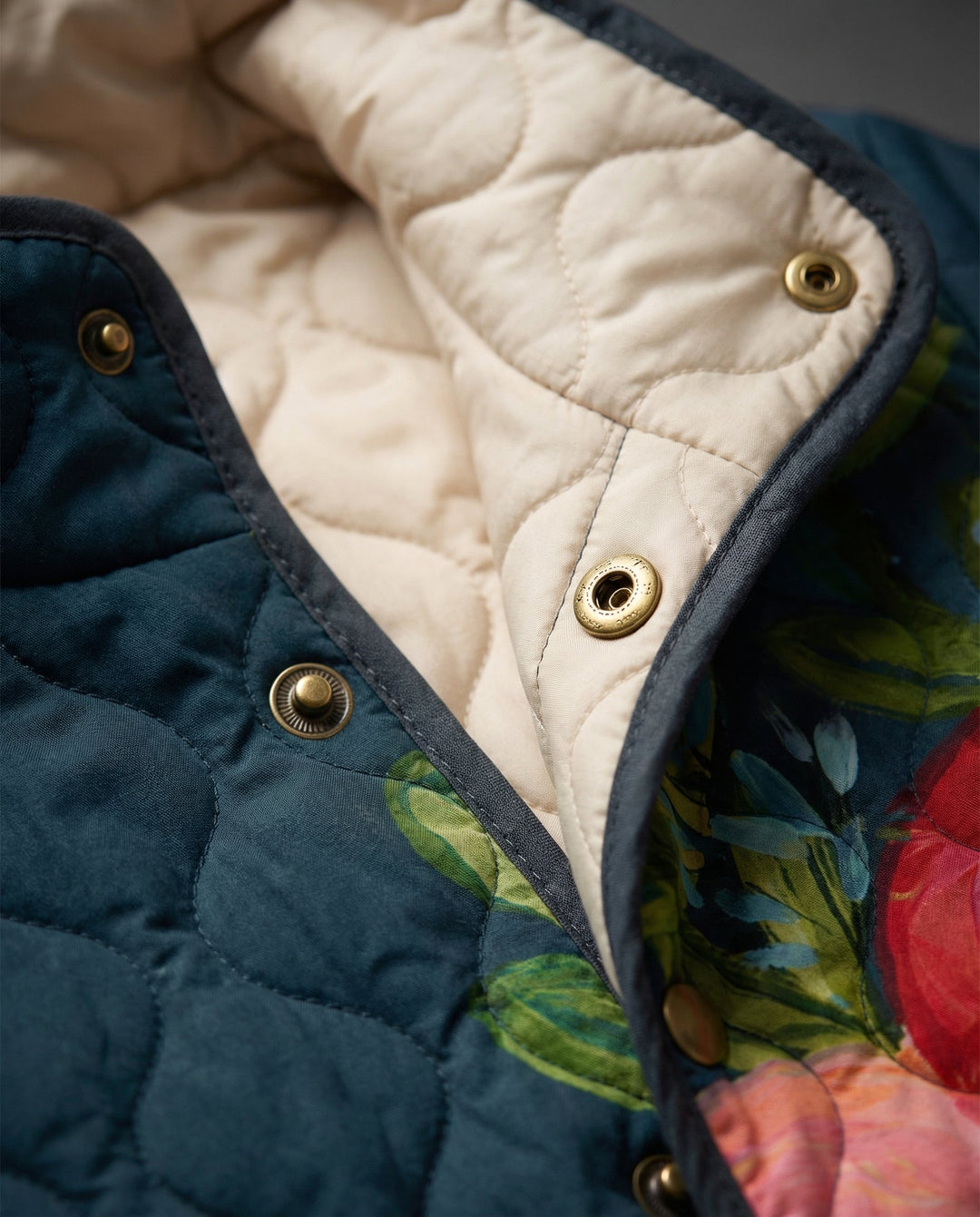 Amaya | Gesteppte Jacke mit Retro-Blumenmuster