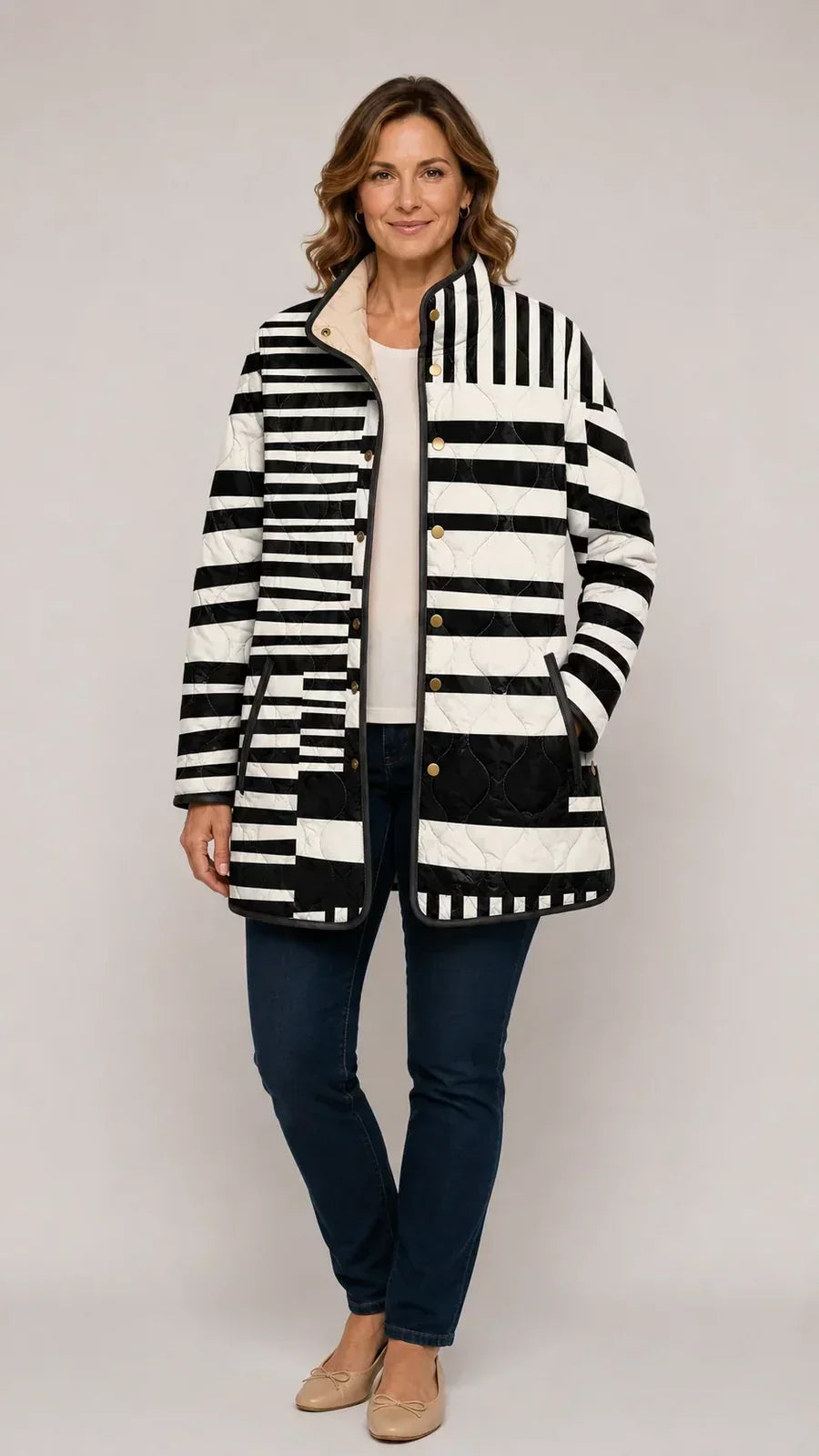 Miren | Abstrakt gesteppte Jacke in Schwarz-Weiß